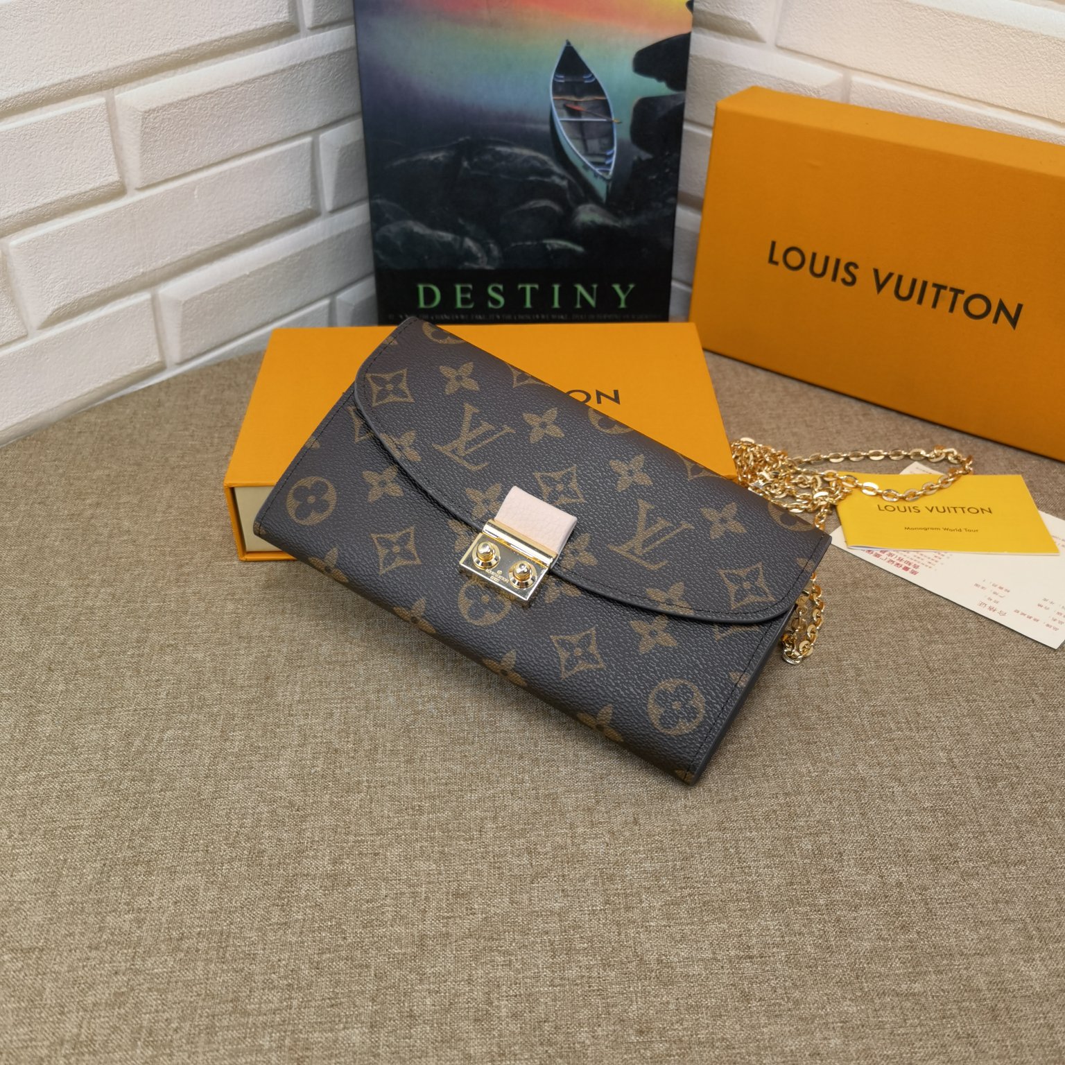 Damier Wallet - Detachable Chain