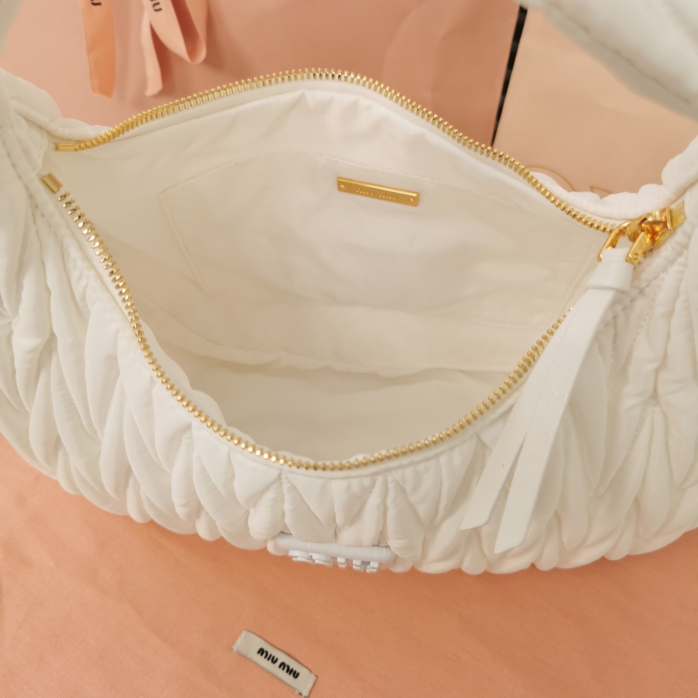 缪缪miumiu环保尼龙MivWander手袋5BC108