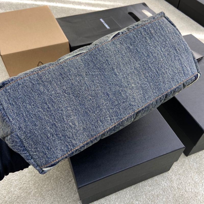 Saint Laurent 牛仔布搭配土黄磨砂肩带