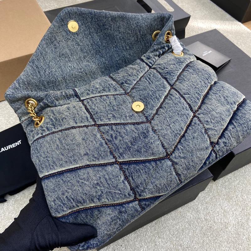 Saint Laurent 牛仔布搭配土黄磨砂肩带