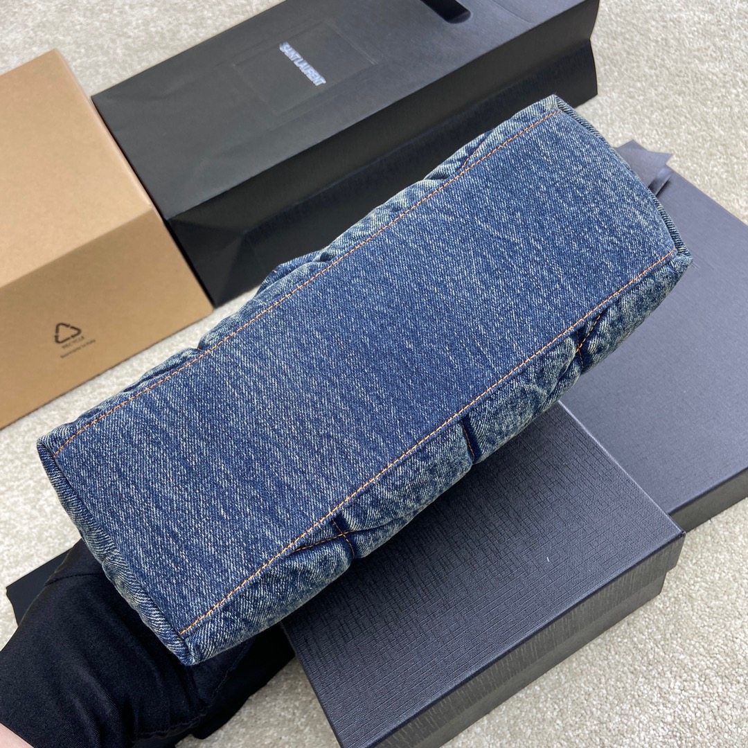 Saint Laurent 牛仔布搭配土黄磨砂肩带