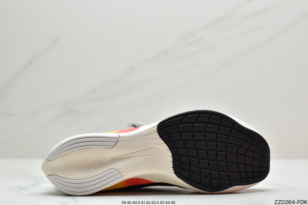 250 全掌型 Nike React 中底，塑就出众缓震和回弹性能泡绵轻盈耐穿DQ4993-010