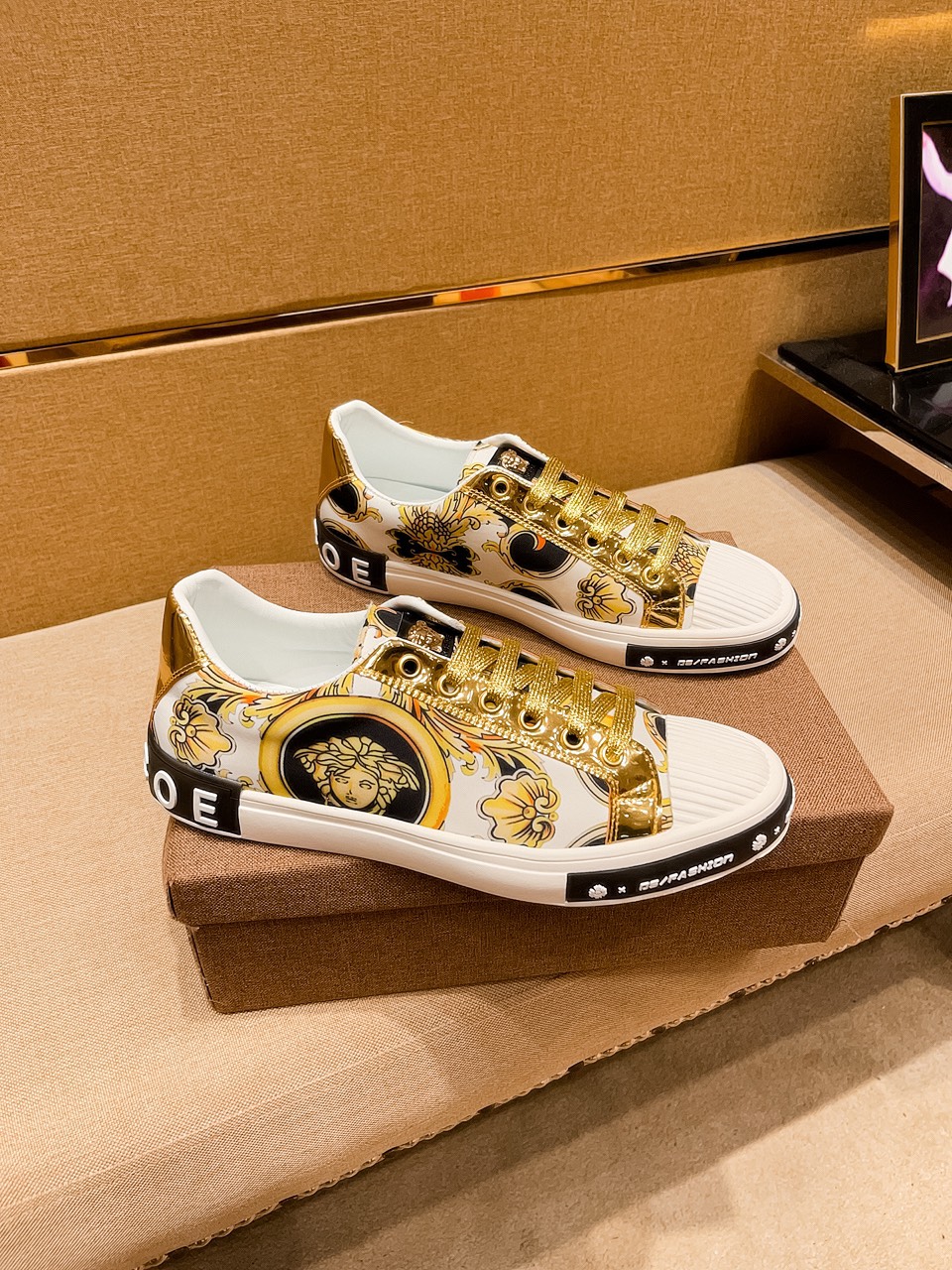 I0 阿玛尼 男鞋高端品牌 官网1：1最新力作：鞋面采用意大利进口丝光面料 搭配舒透气内里➕原版防滑耐磨大底制作 ，让行走更加便捷舒适，惊世之作，与官方的质量相比美的1：1复刻[色]打造时尚个性衬托你的与众不同潮男必备!经典