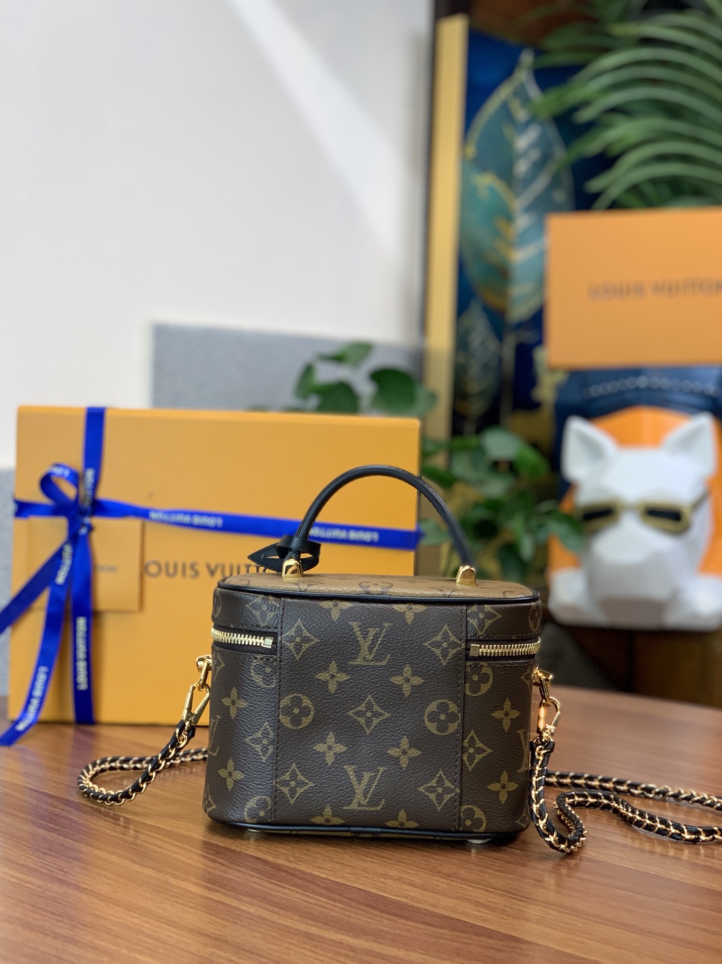 Louis Vuitton Handbags Cosmetic Bags Monogram Reverse Canvas Chains