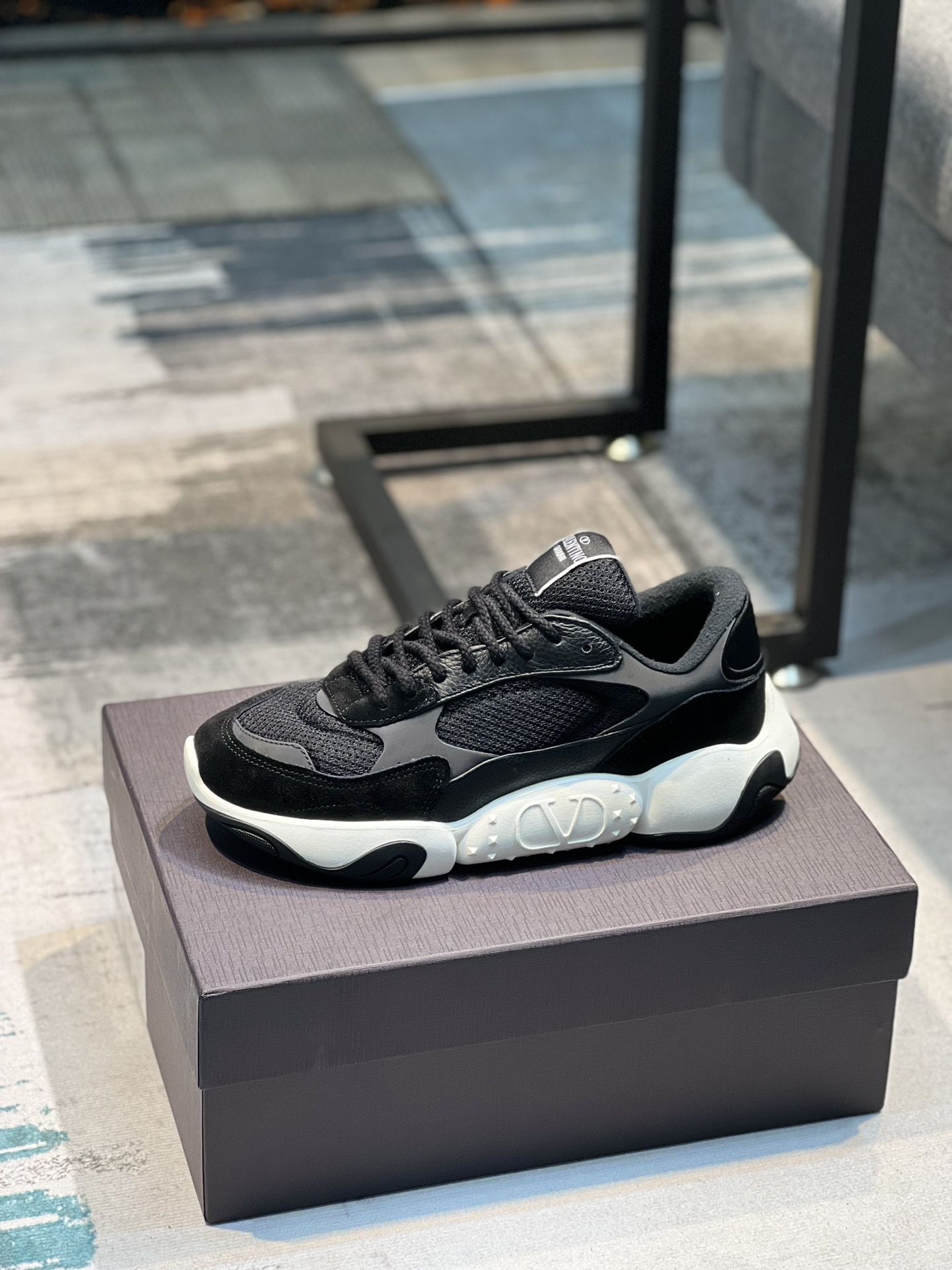 K5 华伦天奴.2022年专柜春季最新爆款，原版购入1：1开发⬆️原版材料1:1定做 原版大底 ，高品质出货〽️38-44码45订做不退换