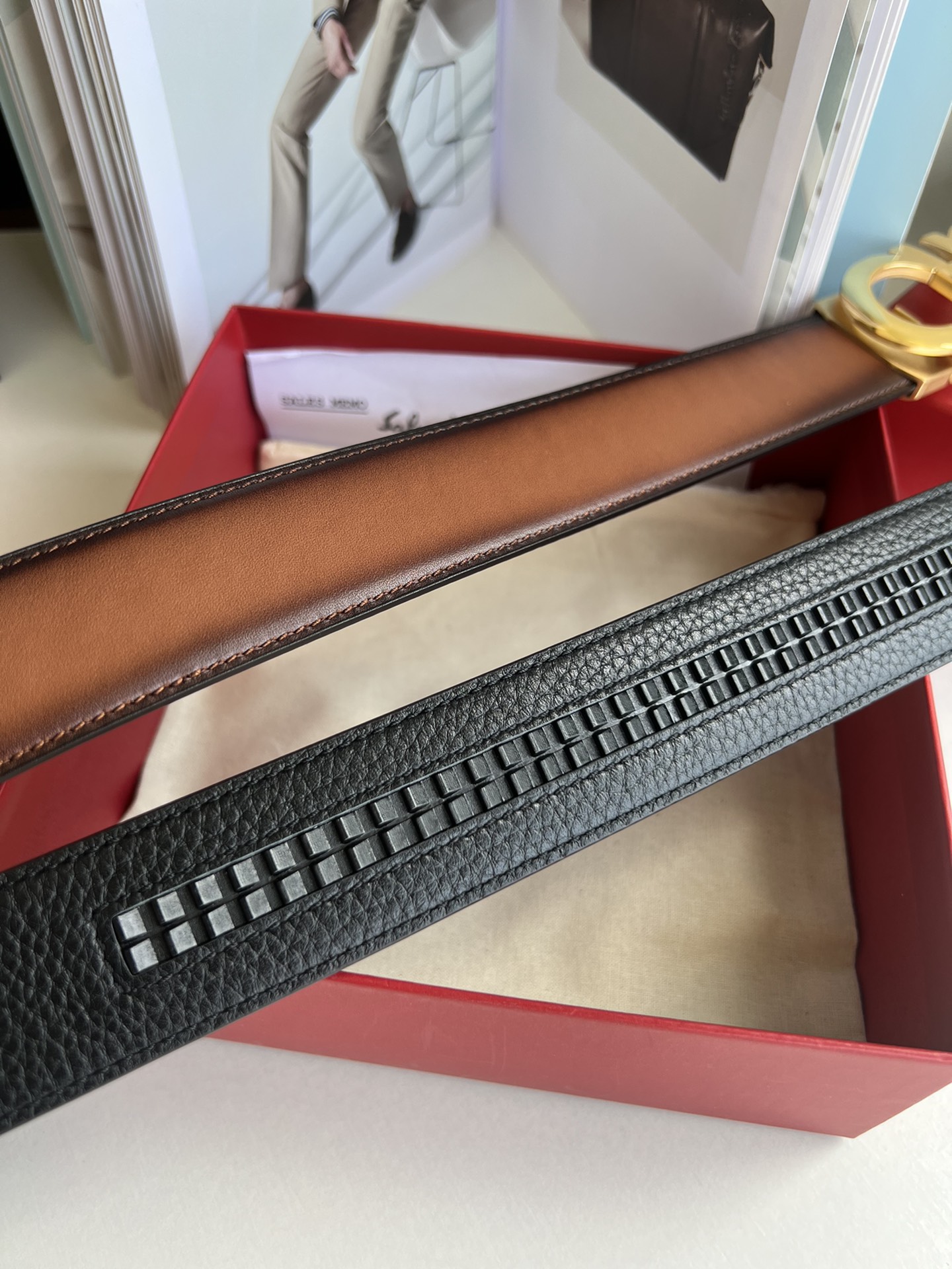 Ferragamo菲拉格慕   8字款金属扣自动款男士3.5cm腰带