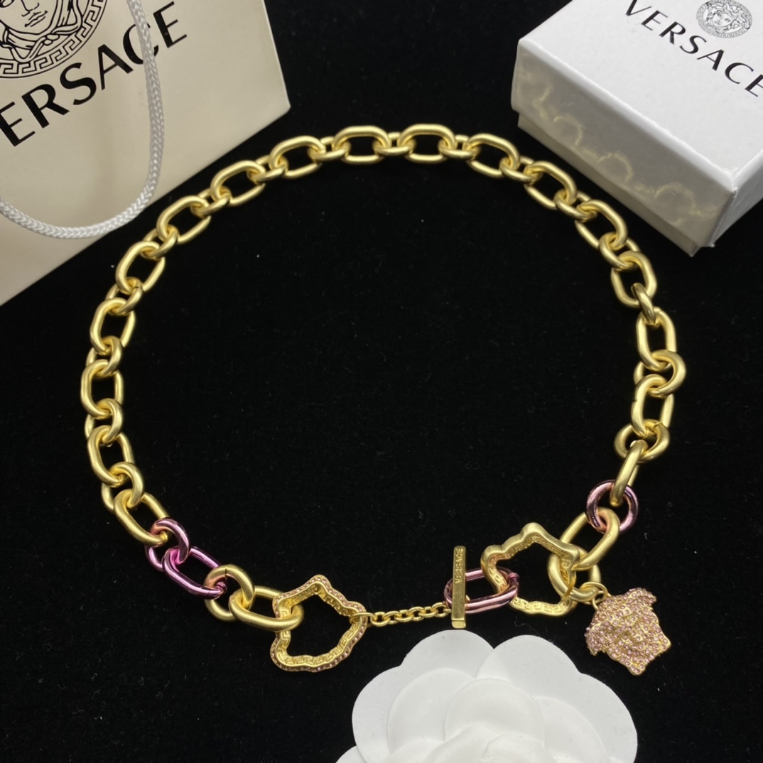 High Quality Replica
 Versace Wholesale
 Jewelry Necklaces & Pendants Set With Diamonds Fashion