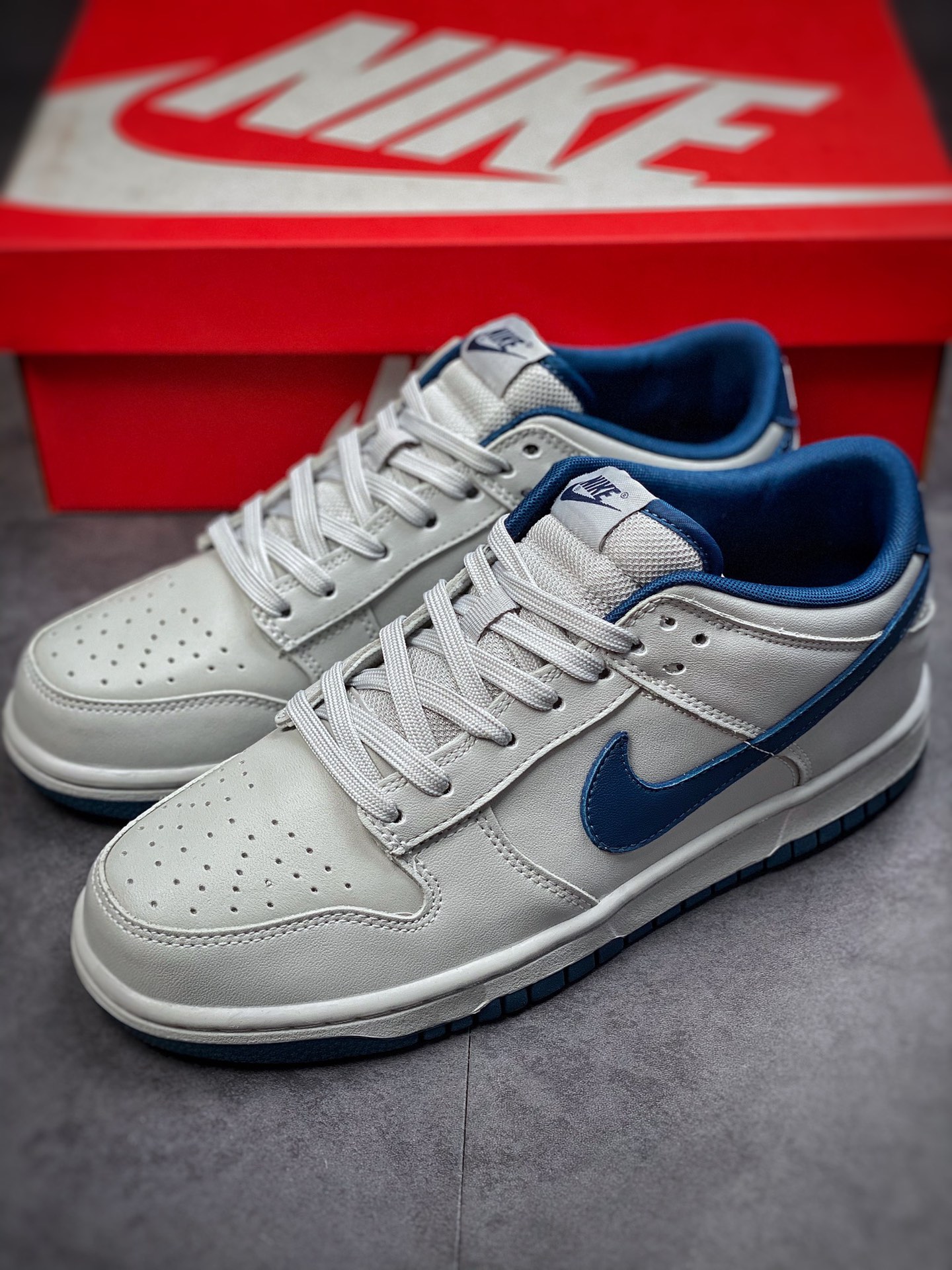 260 Nike Dunk SB Low 水泥灰蓝 诞生于2002年的Nike Dunk SB 316272-328