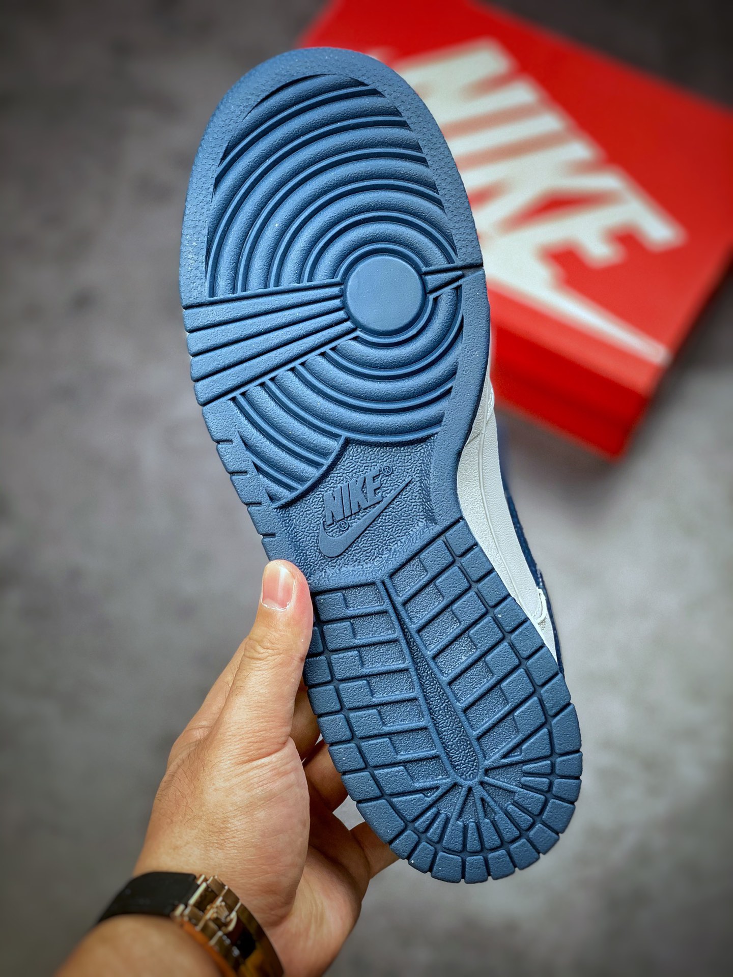 260 Nike Dunk SB Low 水泥灰蓝 诞生于2002年的Nike Dunk SB 316272-328