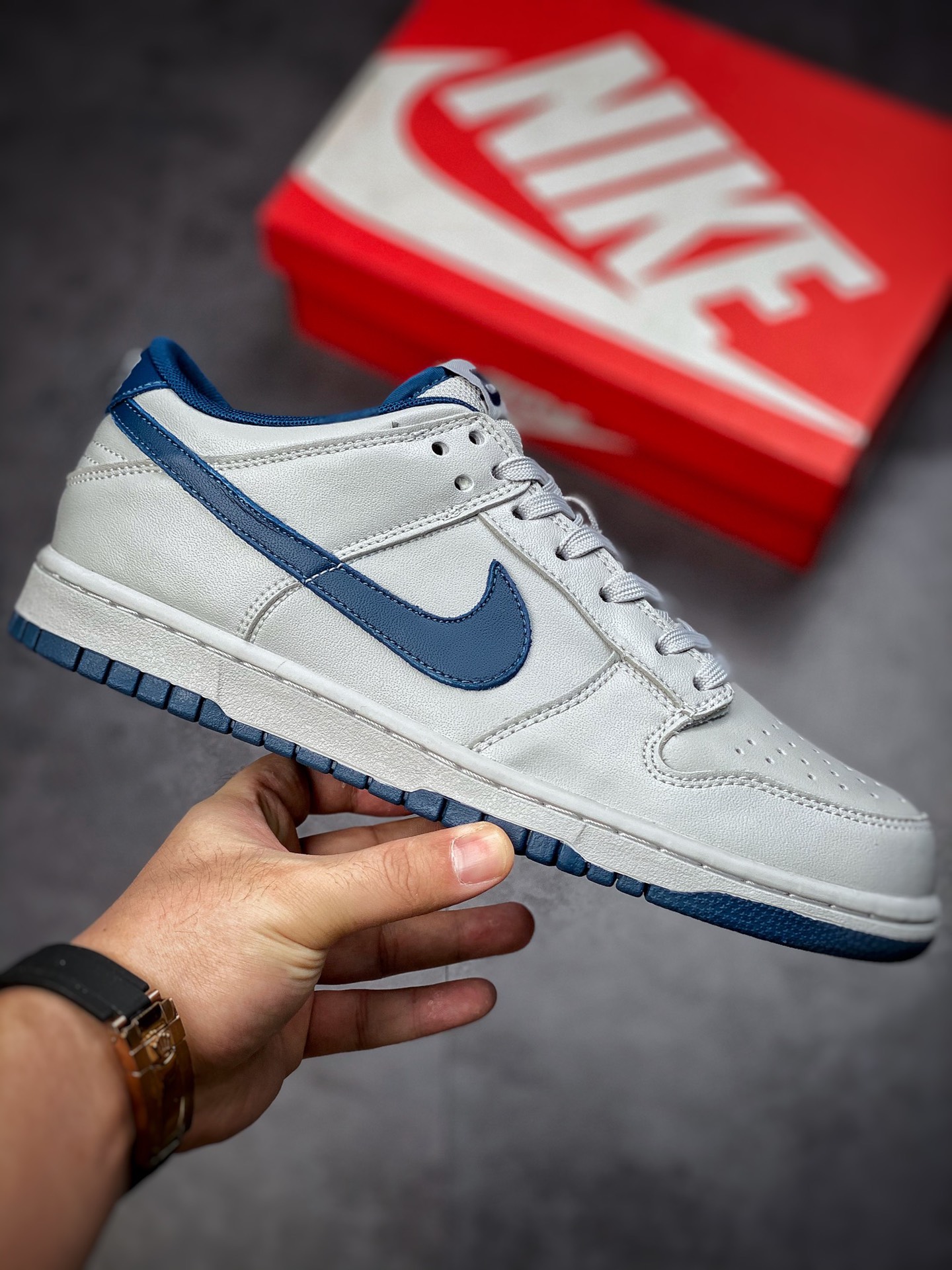260 Nike Dunk SB Low 水泥灰蓝 诞生于2002年的Nike Dunk SB 316272-328