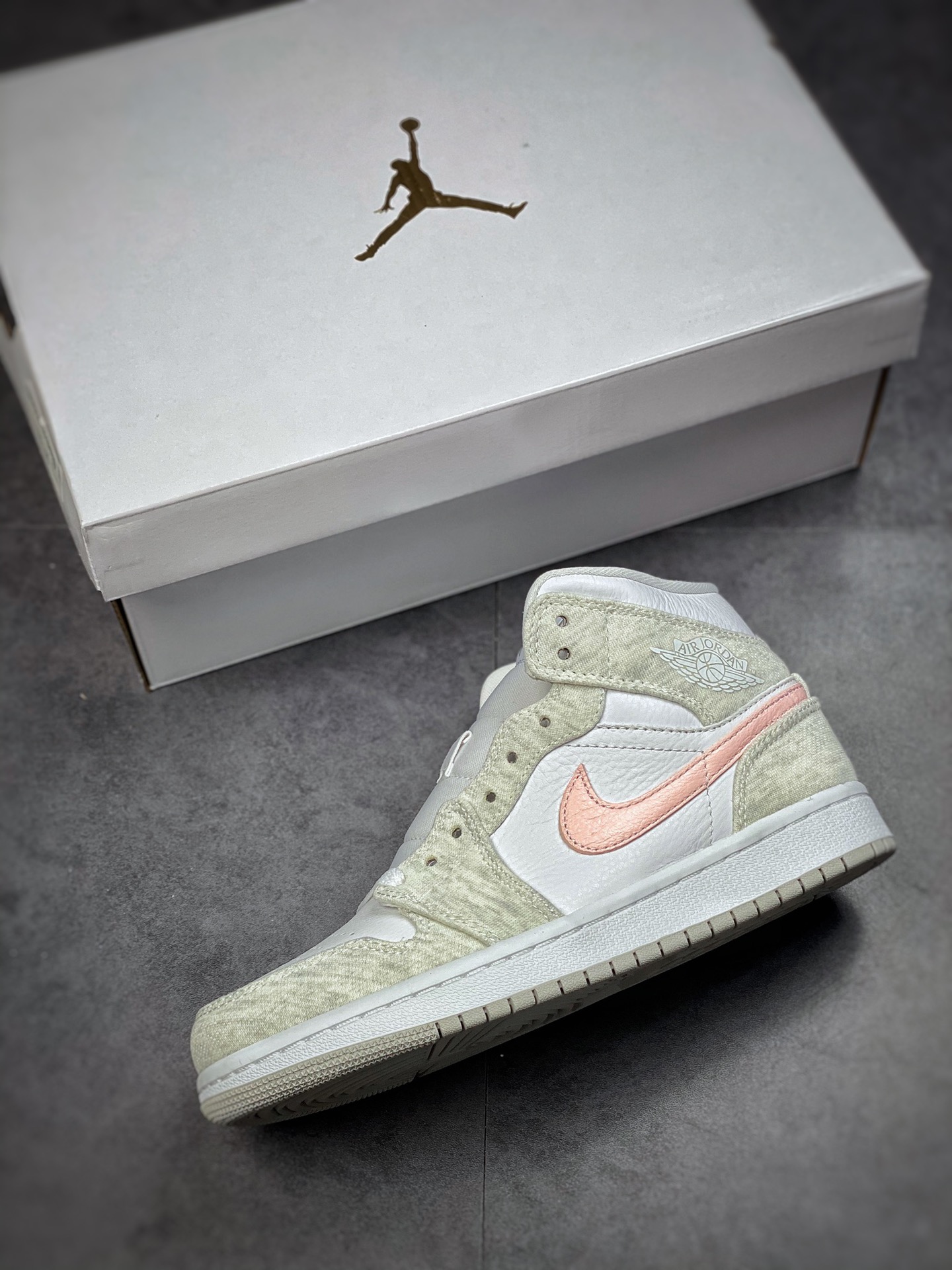 260 原装裸鞋级 市面最高工艺产物 Air Jordan 1 Mid 纯原系列 DN4045-001