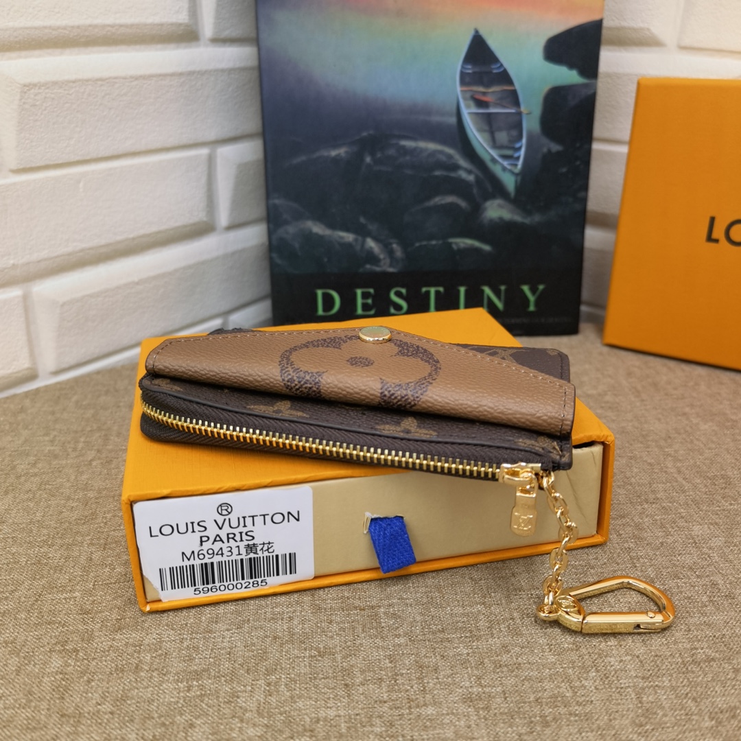 Leather card holder in various colors