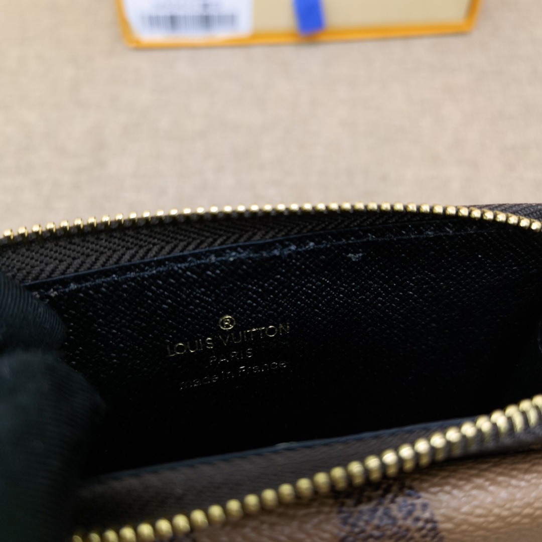 Card Holder in Pocket