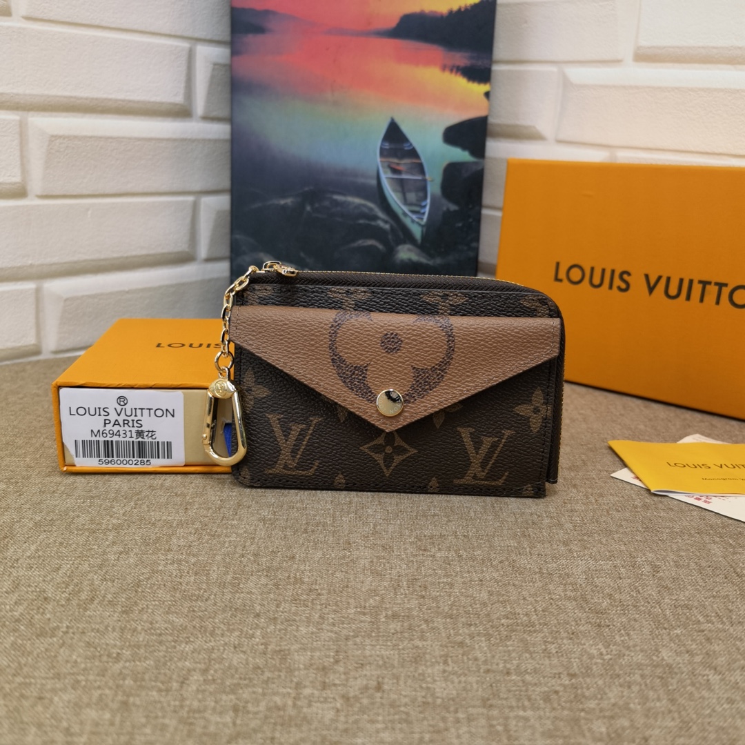 Leather card holder front view