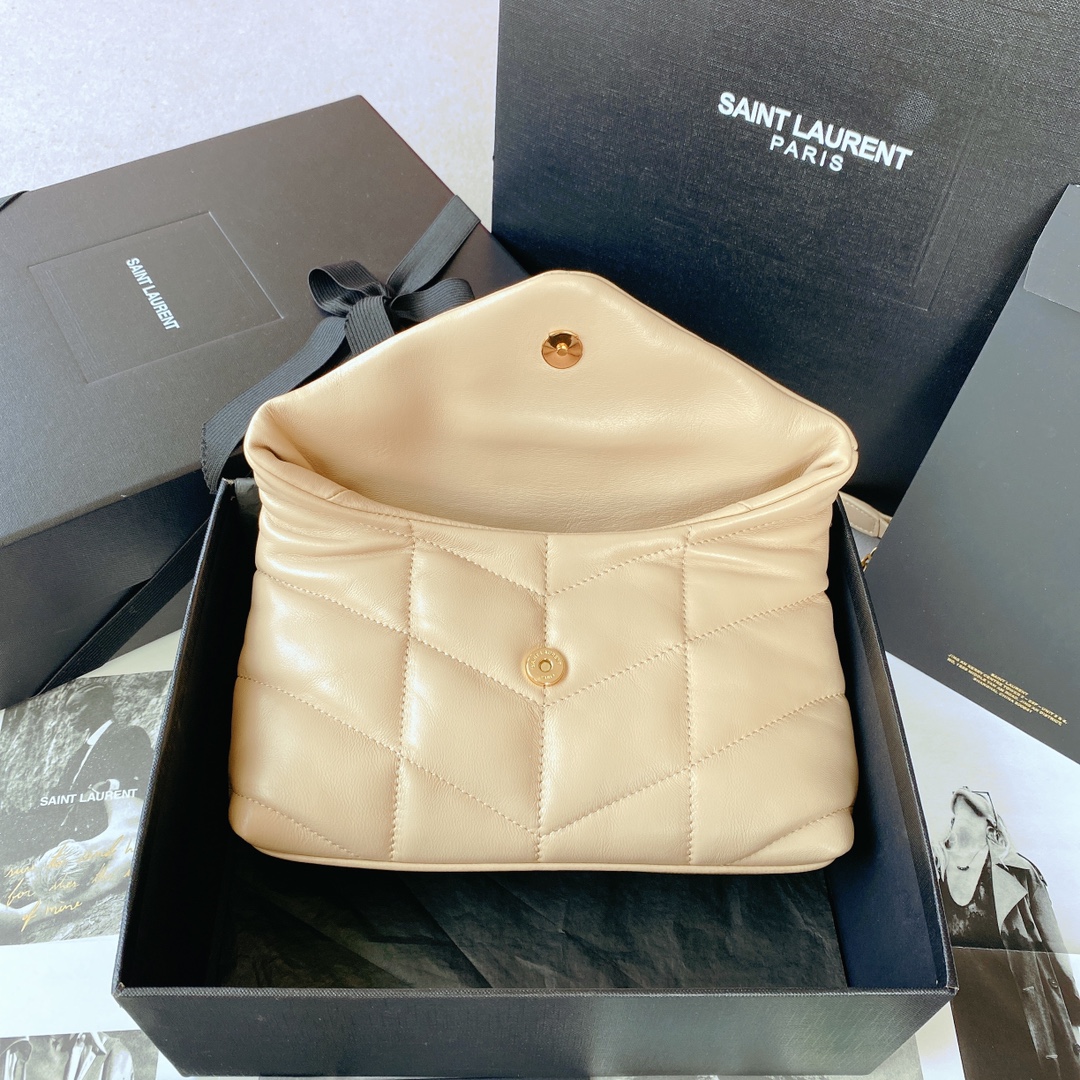 Prada Classic Handcrafted Luxury Leather Shoulder Bag Ref.0663D1EB 8