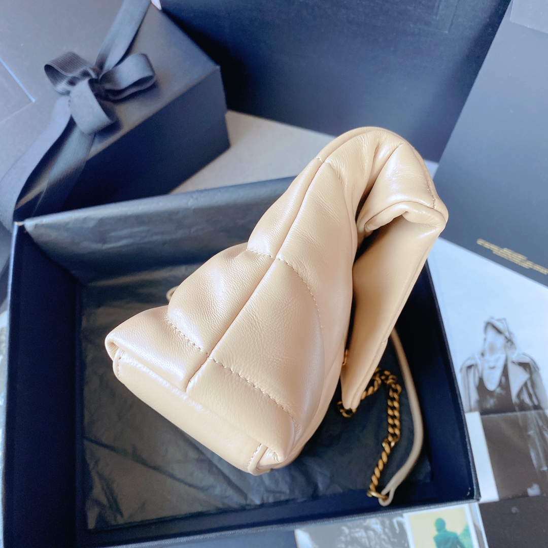 Prada Classic Handcrafted Luxury Leather Shoulder Bag Ref.0663D1EB 4