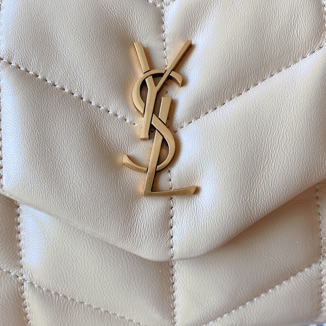 Prada Classic Handcrafted Luxury Leather Shoulder Bag Ref.0663D1EB 7