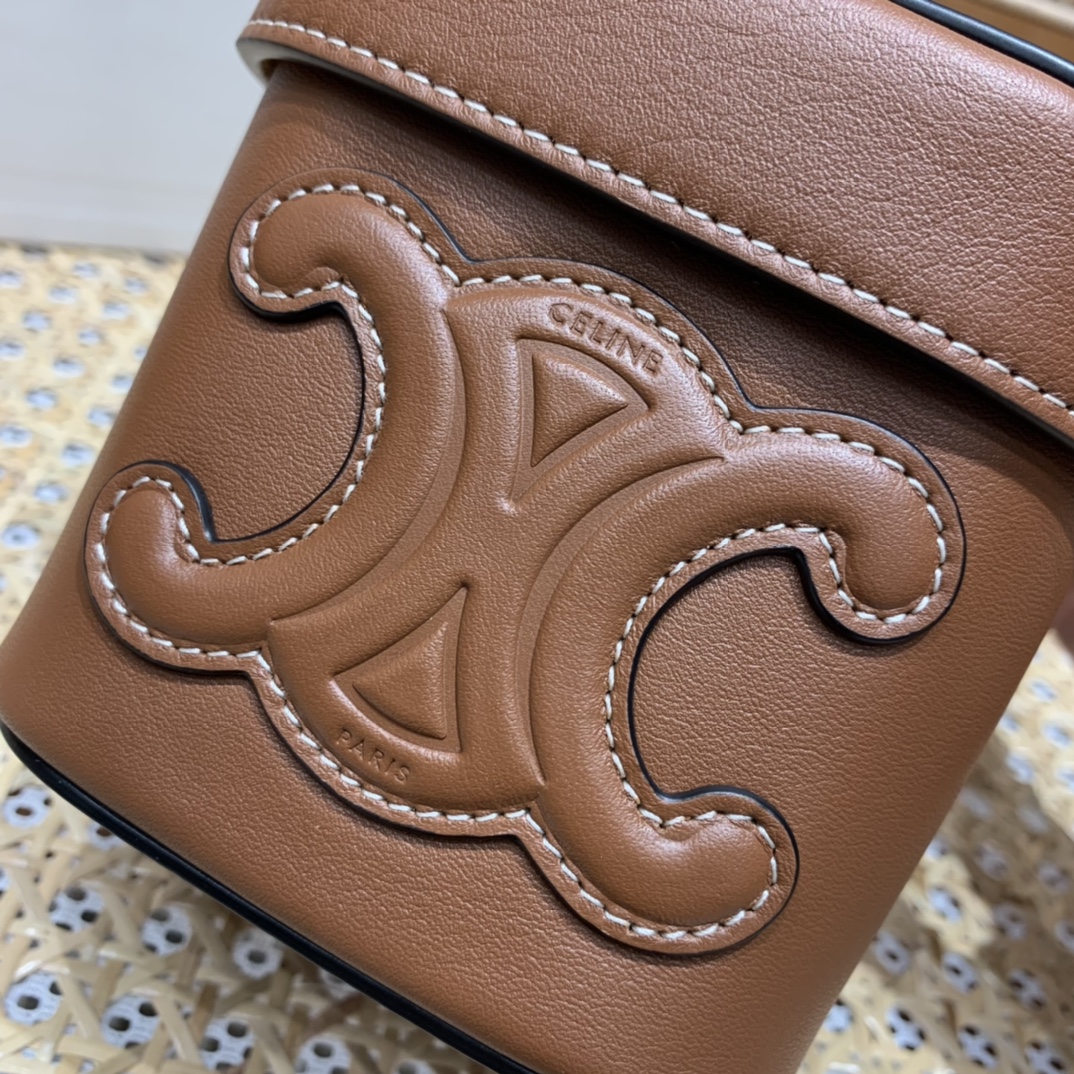CELINE SMALL BOX CUIR TRIOMPHE 11CM BAG 199263焦糖色