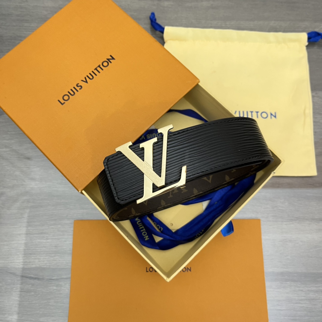 I0  Louis vuitton 路易威登 LV   皮带腰带：双面使用专柜质量、百分百头层牛皮、24k纯钢扣、送人自用首选、保证真皮 包装：请认准图片专柜包装、送打孔器 全套包装 宽度：4.0 cm 长度：国标cm-cm 不可以自行裁剪长度