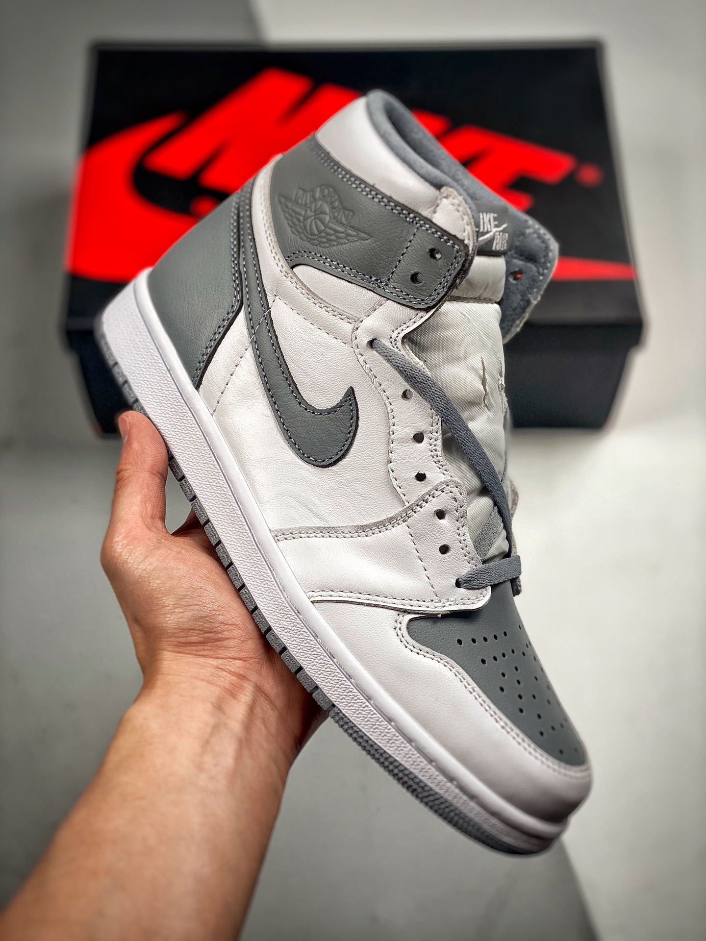 -5 Air Jordan 1 Retro High blanco y gris, fabricado por una gran fábrica original, la mejor calidad en el mismo rango d…