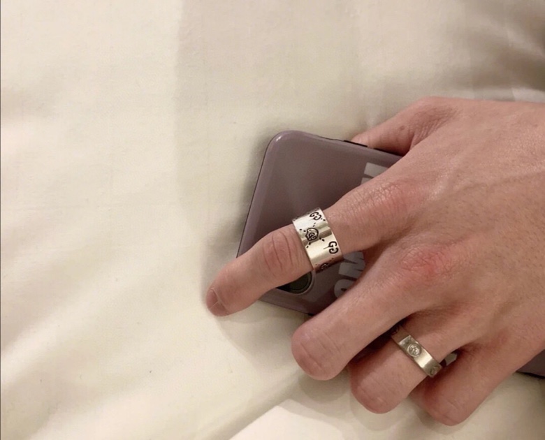 NO:101613,Gucci Ghost sterling silver ring 9mm very recommended couples style best friend style, Gucci ring, gucci, gucci, ring, pure silver19860909Gucci Ghost纯银戒指9mm 非常推荐 情侣款 闺蜜款,古驰戒指,gucci,gucci,ring,pure silver,Jewelry