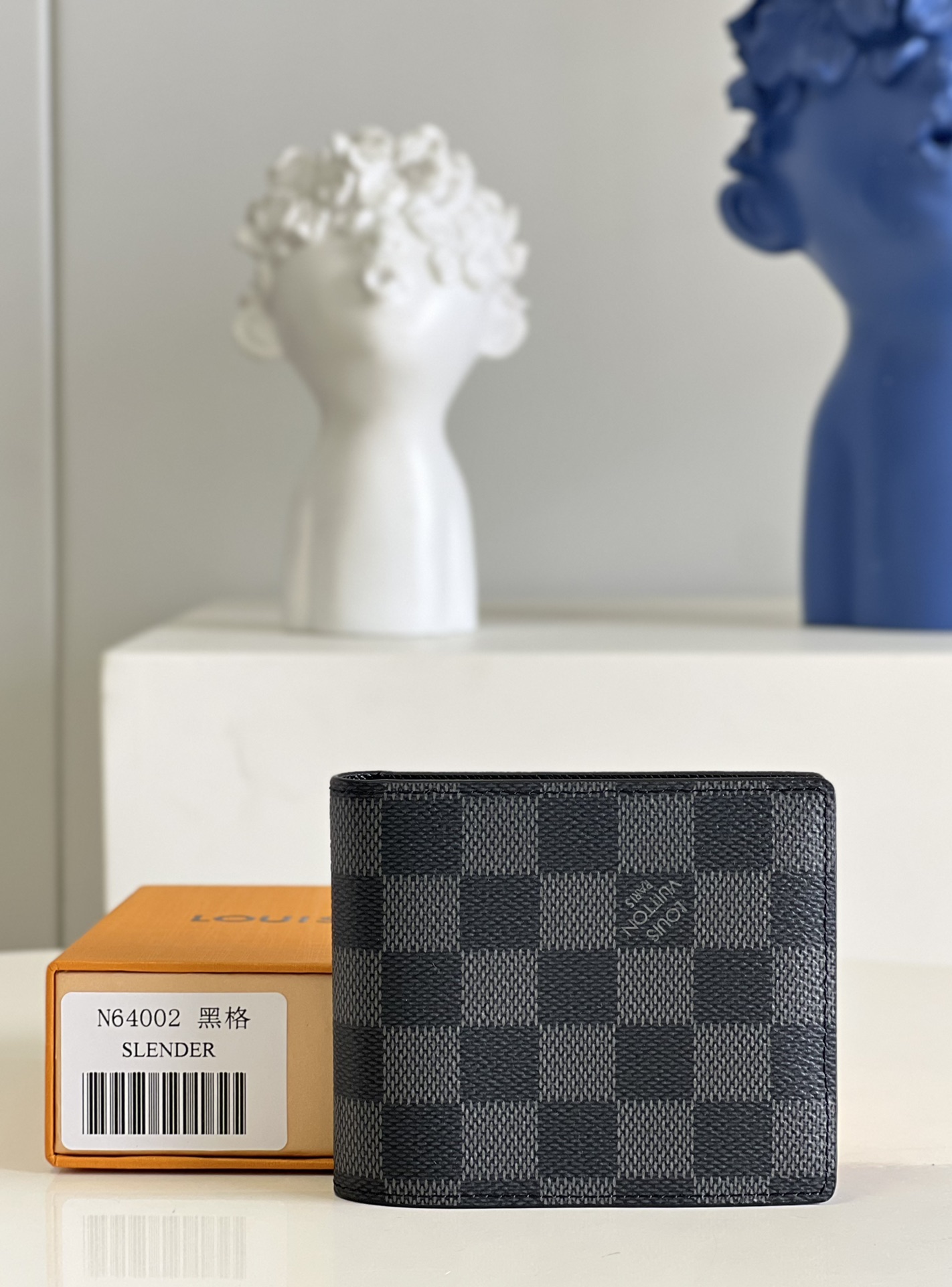 NO:398662,【Exclusive real photo M64002 black grid】SLENDER wallet is made of masculine Monogram Eclipse canvas fabric. This Slender wallet is compact and slim. It can hold all the essentials and can easily fit into the front and rear pockets. 11.0x 9.0x 2.0 cm (Length x Height x Width) V.,LV [Original Leather],louis vuitton19860909【独家实拍M64002黑格】SLENDER 钱夹 由风格阳刚的Monogram Eclipse帆布面料裁制而成,此款Slender钱夹小巧而纤薄.可容纳所有必需品,并可轻松装入前后口袋.11.0x 9.0x 2.0 cm (长x 高x 宽) V.,LV【原厂皮】,louis vuitton,Bag