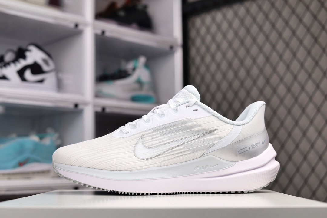 H0 耐克Nike Zoom WINFLO 9代轻质透气休闲运动跑步鞋。采用了后掌气垫（Air-Zoom）的设计，升级中底为Cushlon ST，材质上更显得轻盈透气，耐磨性提高同时也使运动鞋在穿着的时候灵活度也得以提升×336XX