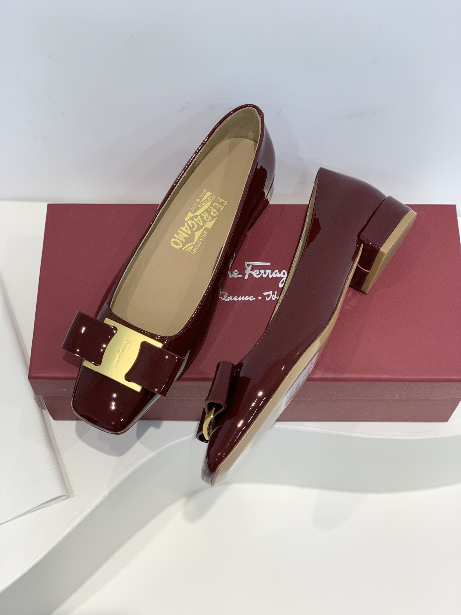 顶级版本SFsalvatoreFerraga*o️菲拉*慕中古款方头中跟小跟油边蝴蝶结单鞋️中古店才有的