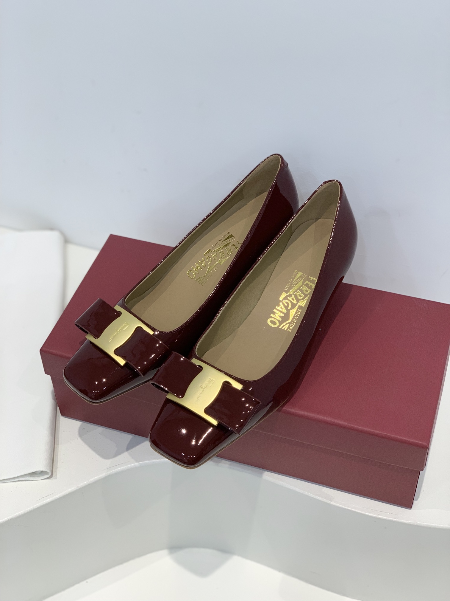 顶级版本SFsalvatoreFerraga*o️菲拉*慕中古款方头中跟小跟油边蝴蝶结单鞋️中古店才有的