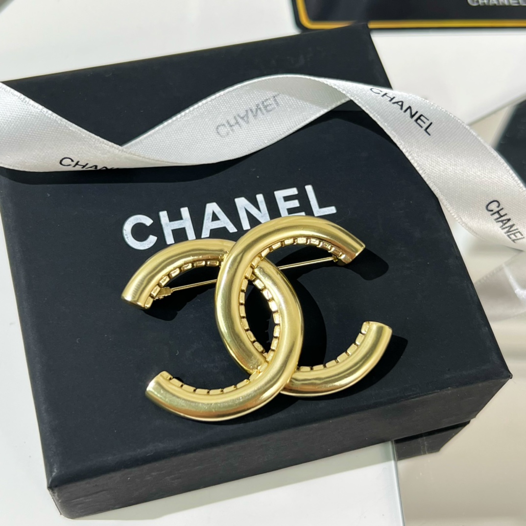 新款☑️CHANEL香奈儿双c珍珠胸针