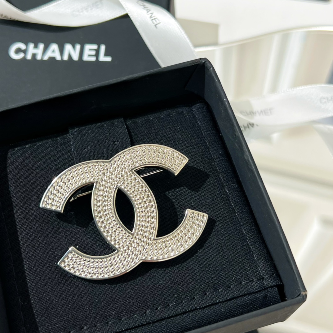 新款☑️CHANEL香奈儿双c胸针