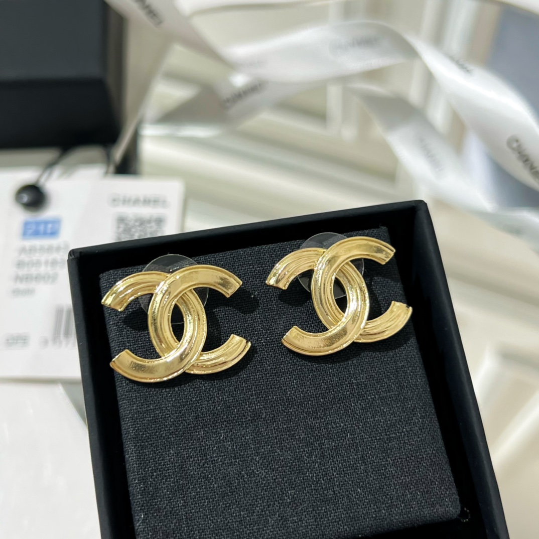 新款☑️CHANEL香奈儿金色双c耳钉耳环