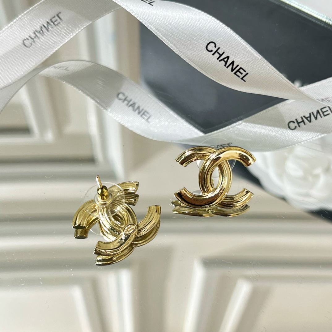新款☑️CHANEL香奈儿金色双c耳钉耳环