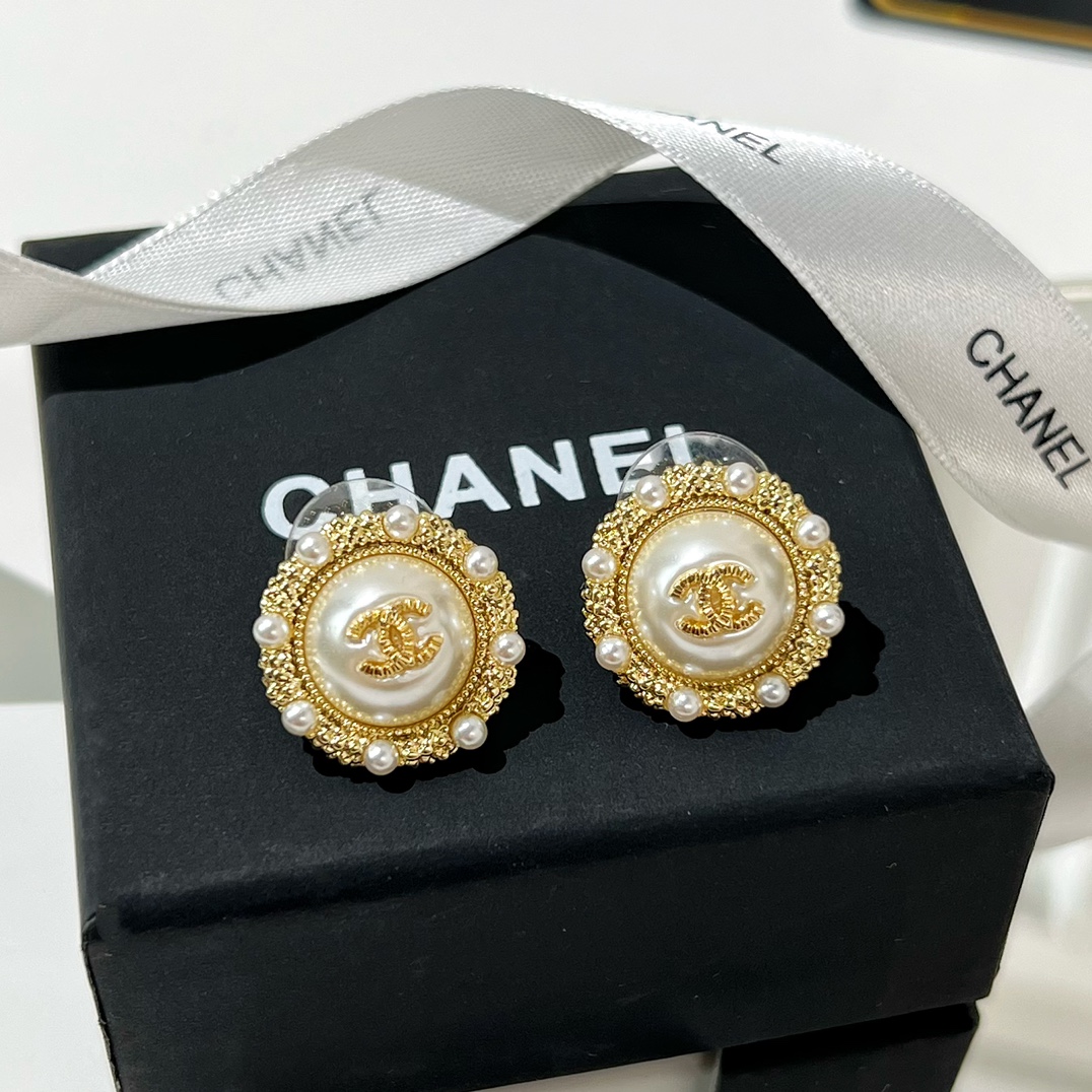 新款☑️CHANEL香奈儿圆形双c珍珠耳钉耳环