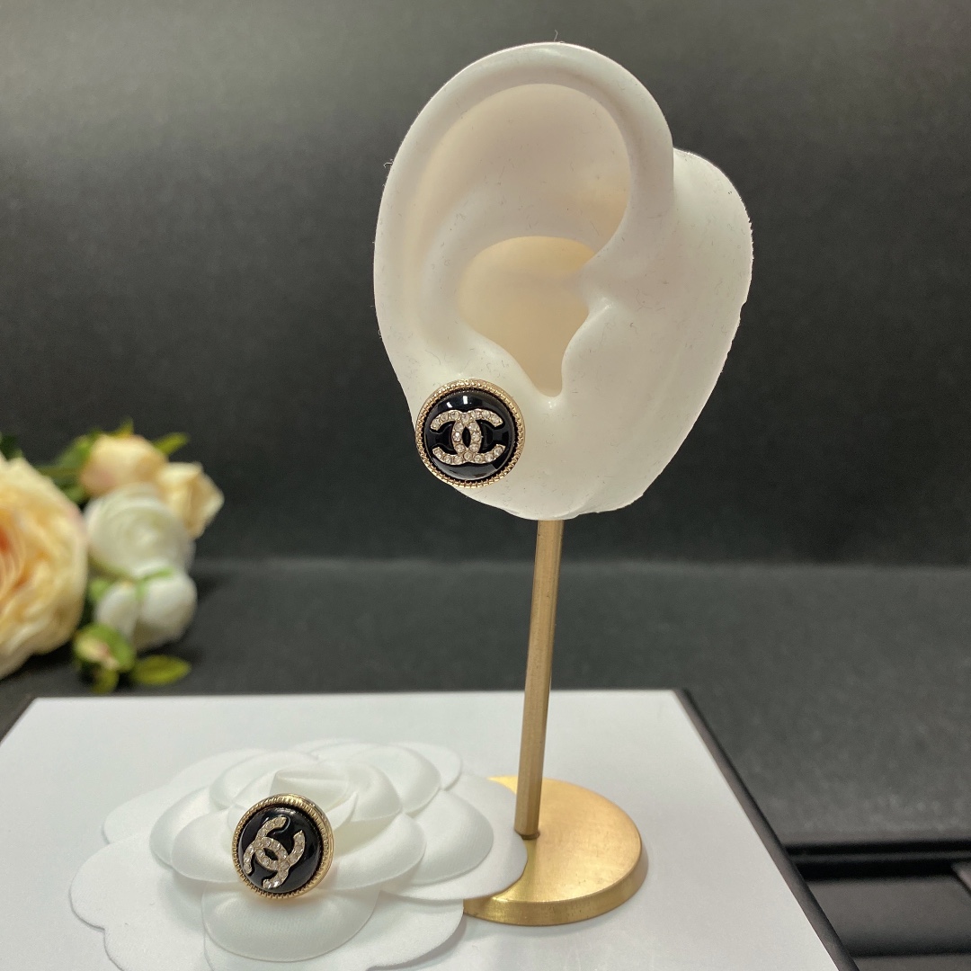 Chanel Chanel 糖果色系列 树脂耳钉