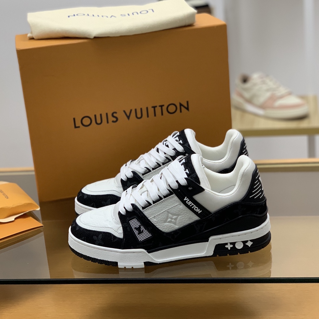LV/路易威登   黑色牛仔布拼接白色牛皮制成男士运动跑鞋