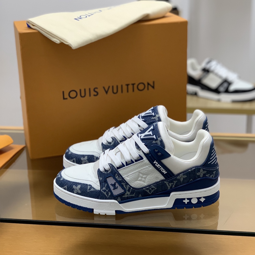 LV/路易威登   蓝色牛仔布拼接白色牛皮制成男士运动跑鞋