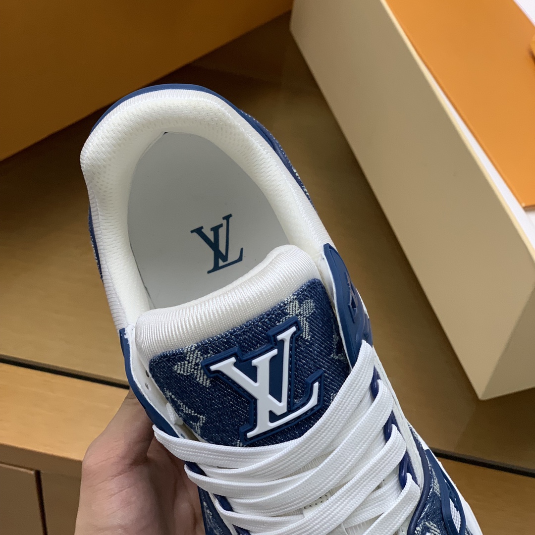 LV/路易威登   蓝色牛仔布拼接白色牛皮制成男士运动跑鞋