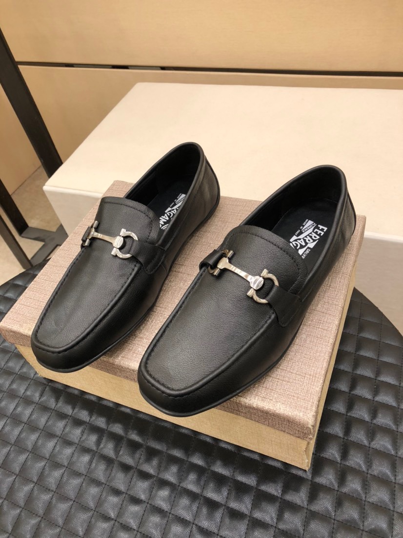 J0 .菲拉格慕、面料进口 小牛皮，进口水染牛里，大底一比一的橡胶防滑耐磨大底