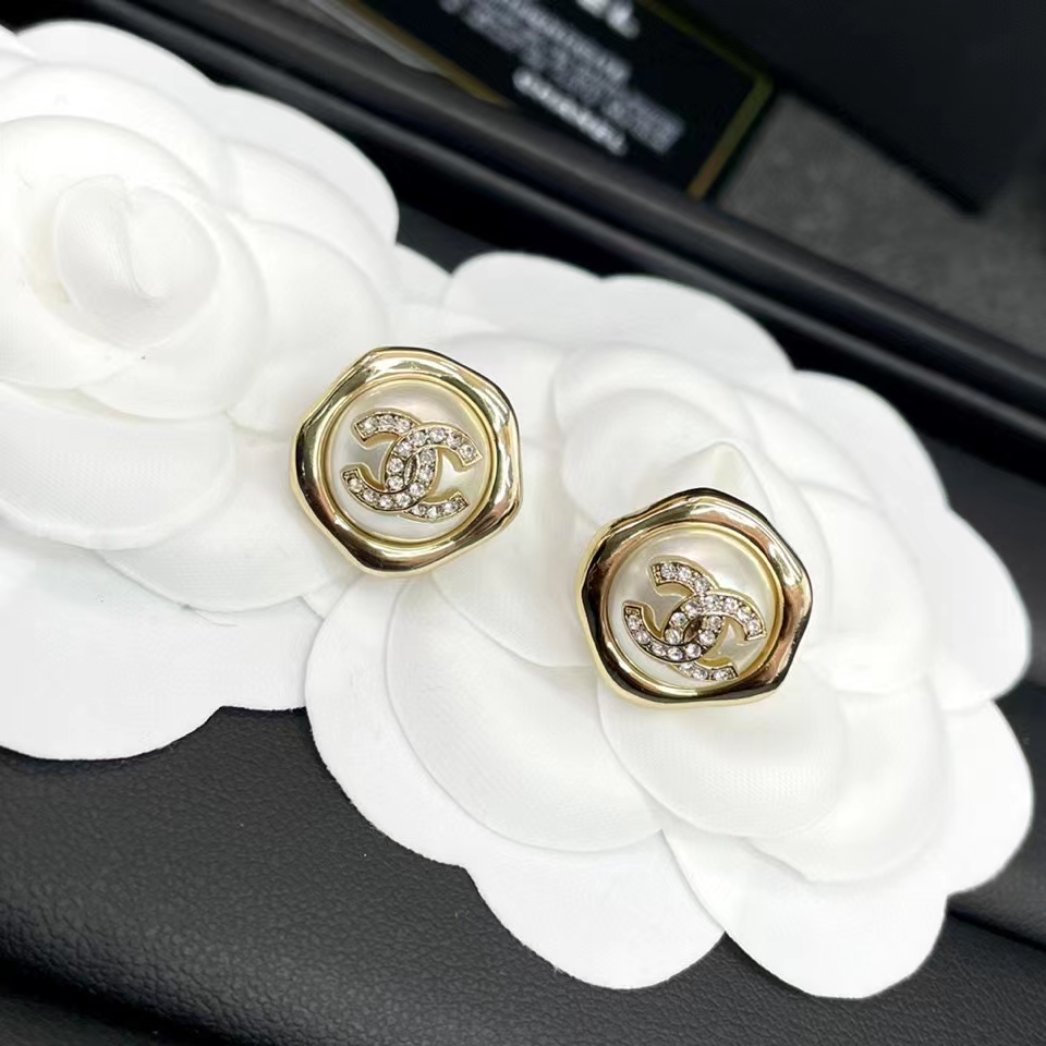 NO:541725,Xiaoxiang Geometric Shape Resin Pearl Earrings, Chanel Earrings, Chanel19860909小香 几何造型 树脂 珍珠耳钉,香奈儿耳钉,chanel,Jewelry