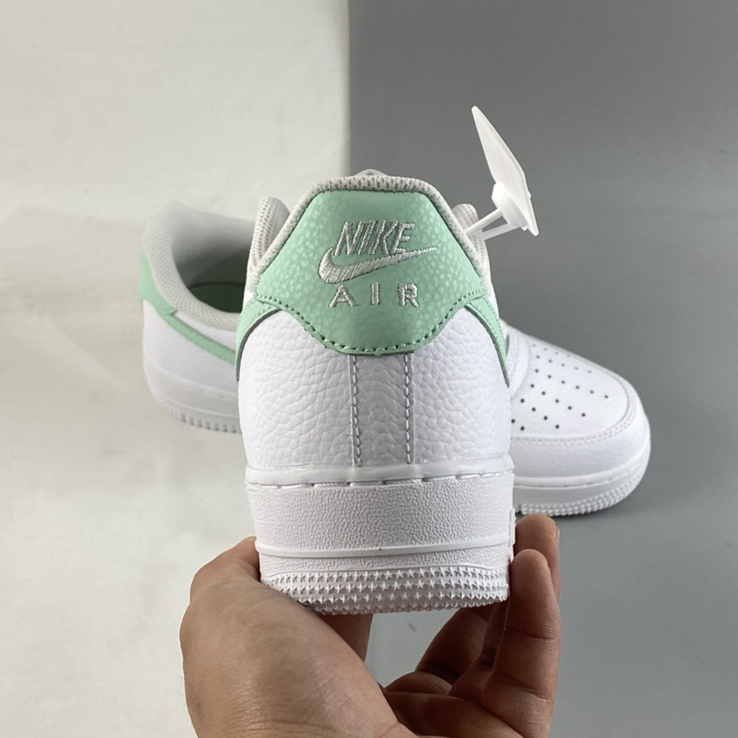 P200 Nike Air Force 1’07 Low 白浅绿 空军一号低帮休闲板鞋 CT3839-105
