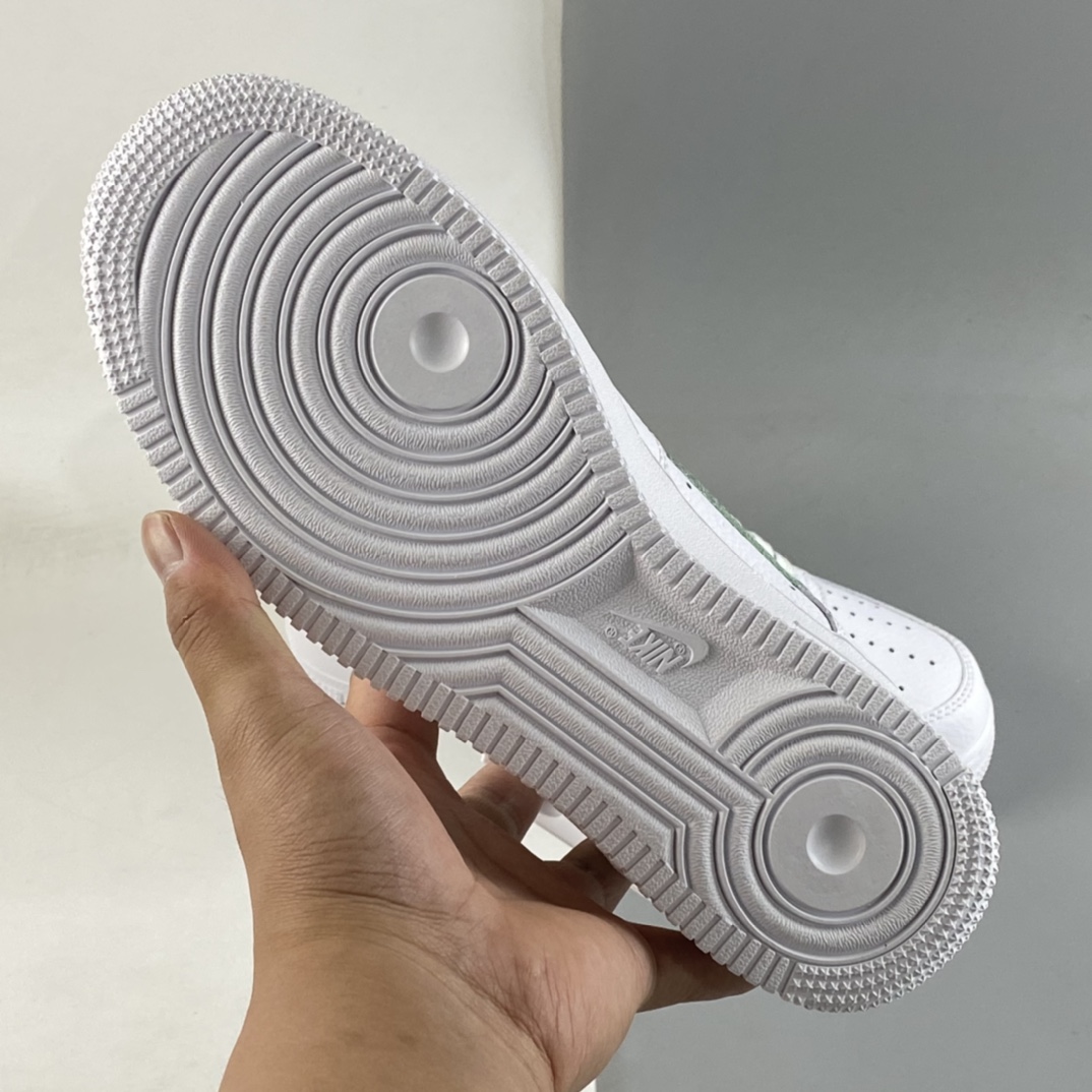 P200 Nike Air Force 1’07 Low 白浅绿 空军一号低帮休闲板鞋 CT3839-105
