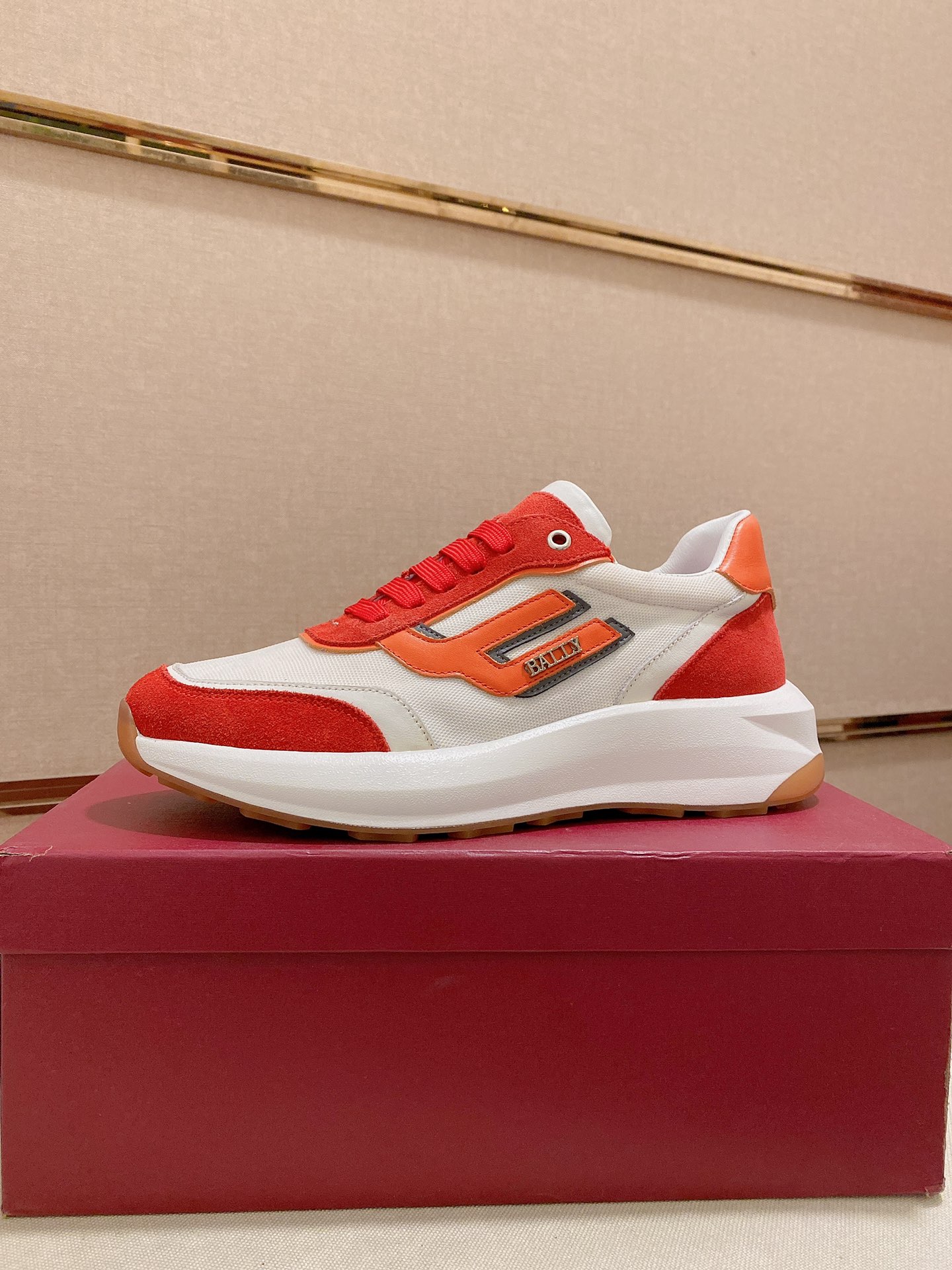 J0 BALLY 巴利官网 鞋面: 进口头层牛皮 内里:进口羊皮内里，。独家原版复刻，原版大底开模 高端定制专柜复刻经得起时间的验证 欢迎对比质量