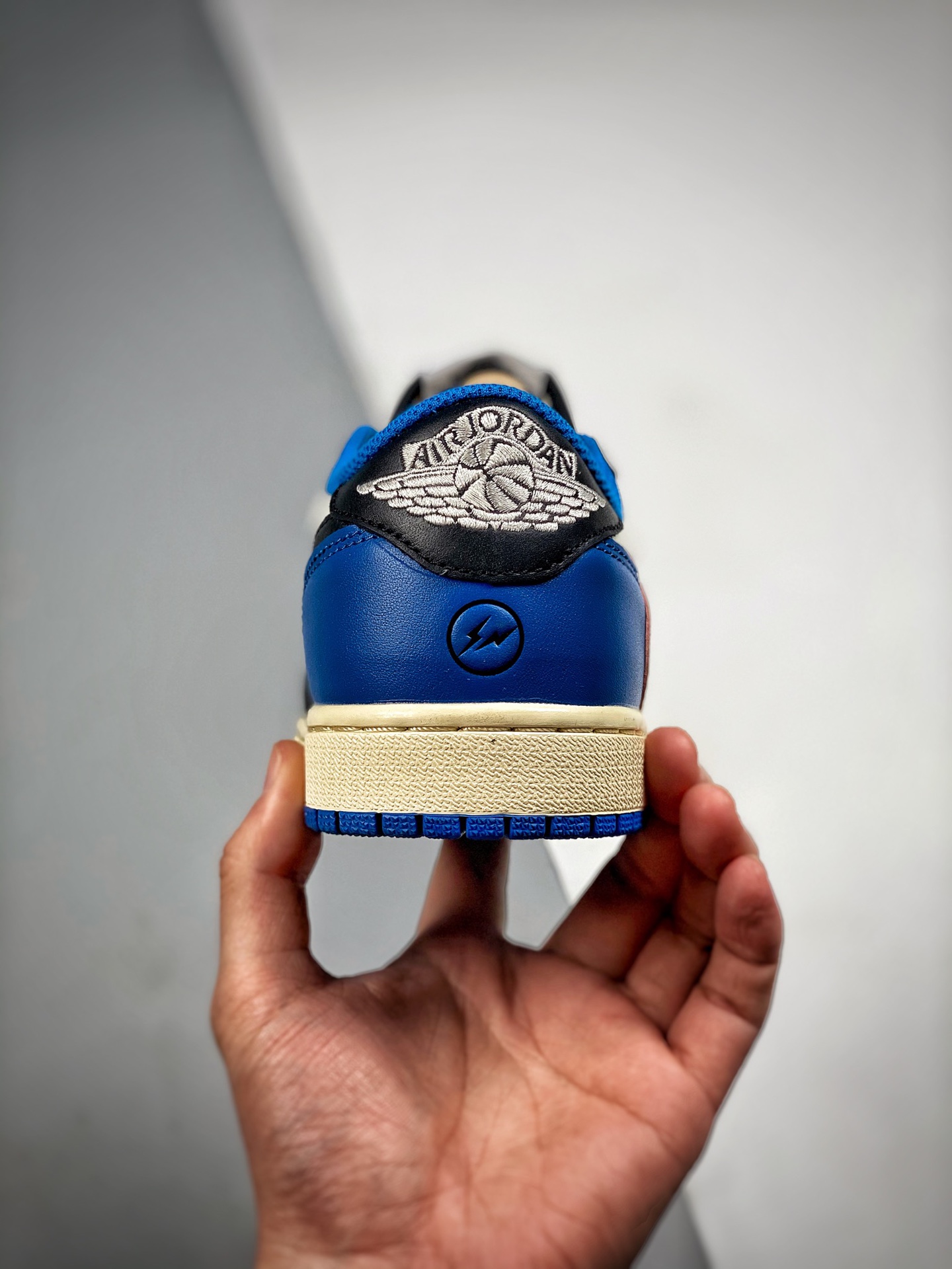 Miniatura 7