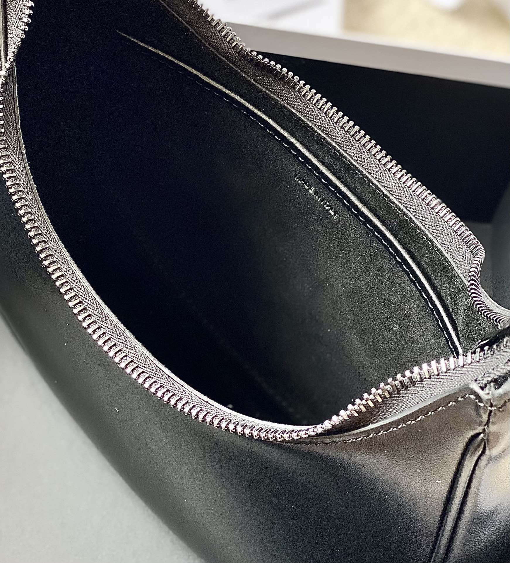 CELINE赛琳2022新品链条AVA腋下包199583