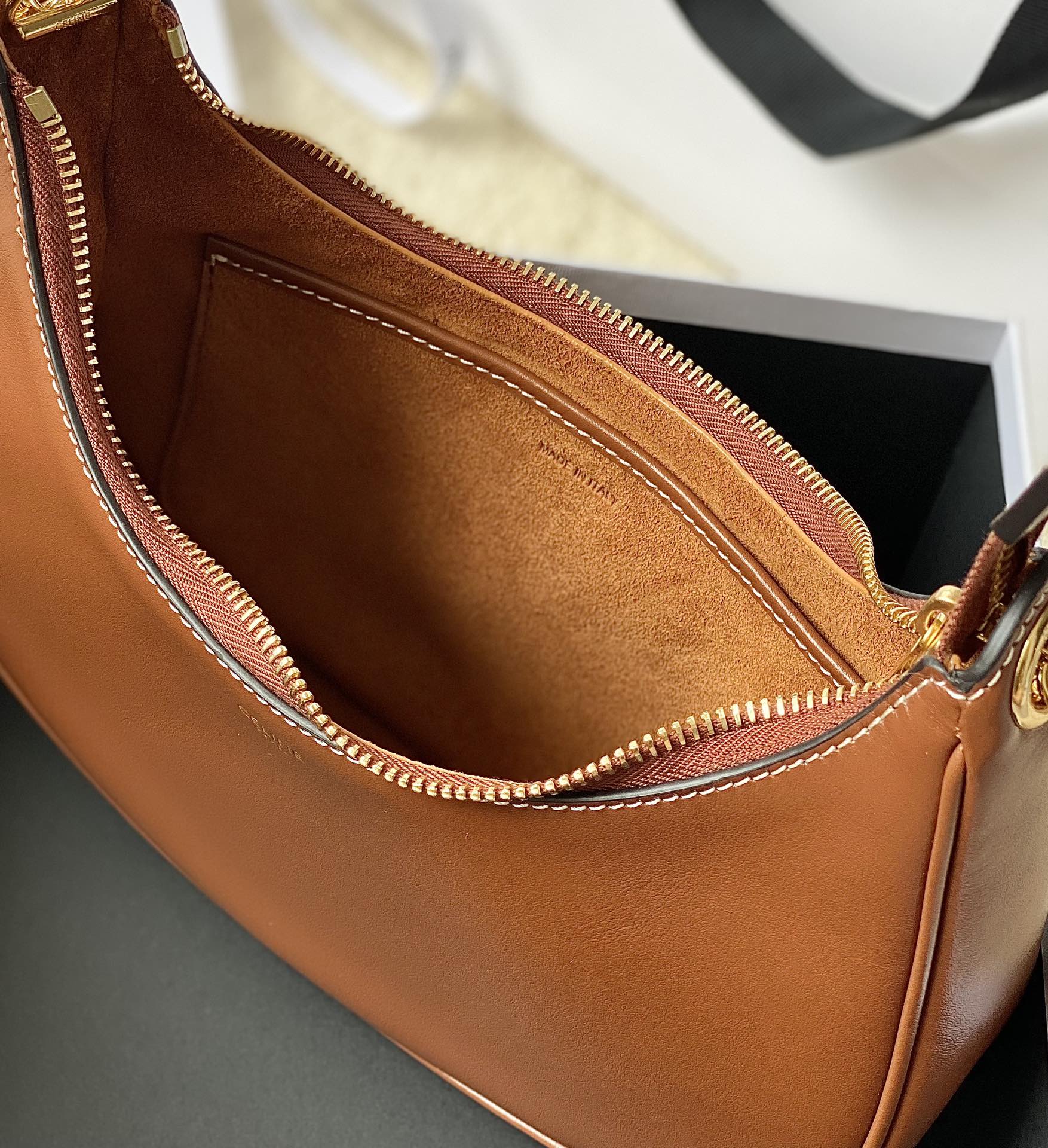 CELINE赛琳2022新品链条AVA腋下包199583