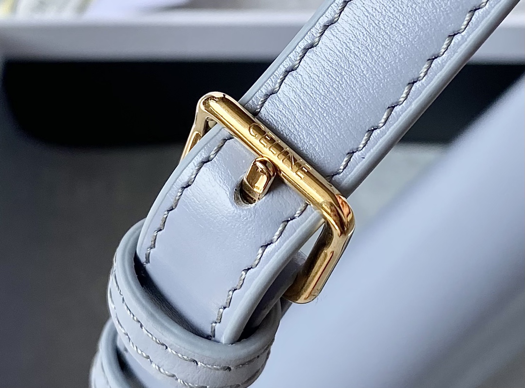 CELINE赛琳凯旋门全皮系列小牛皮肩背包194143