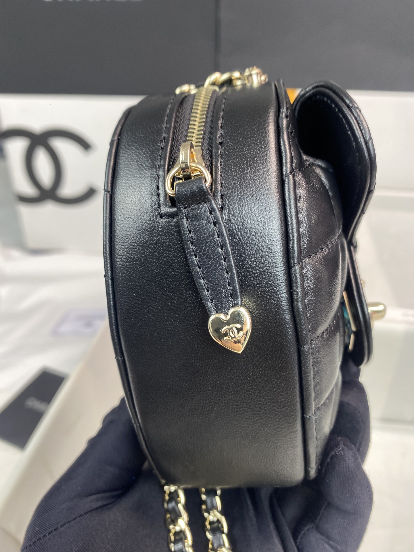 Chanel Small Heart Bag AS2784 Lambskin Leather with Light Gold Hardware 3 i1651811367 5970 2