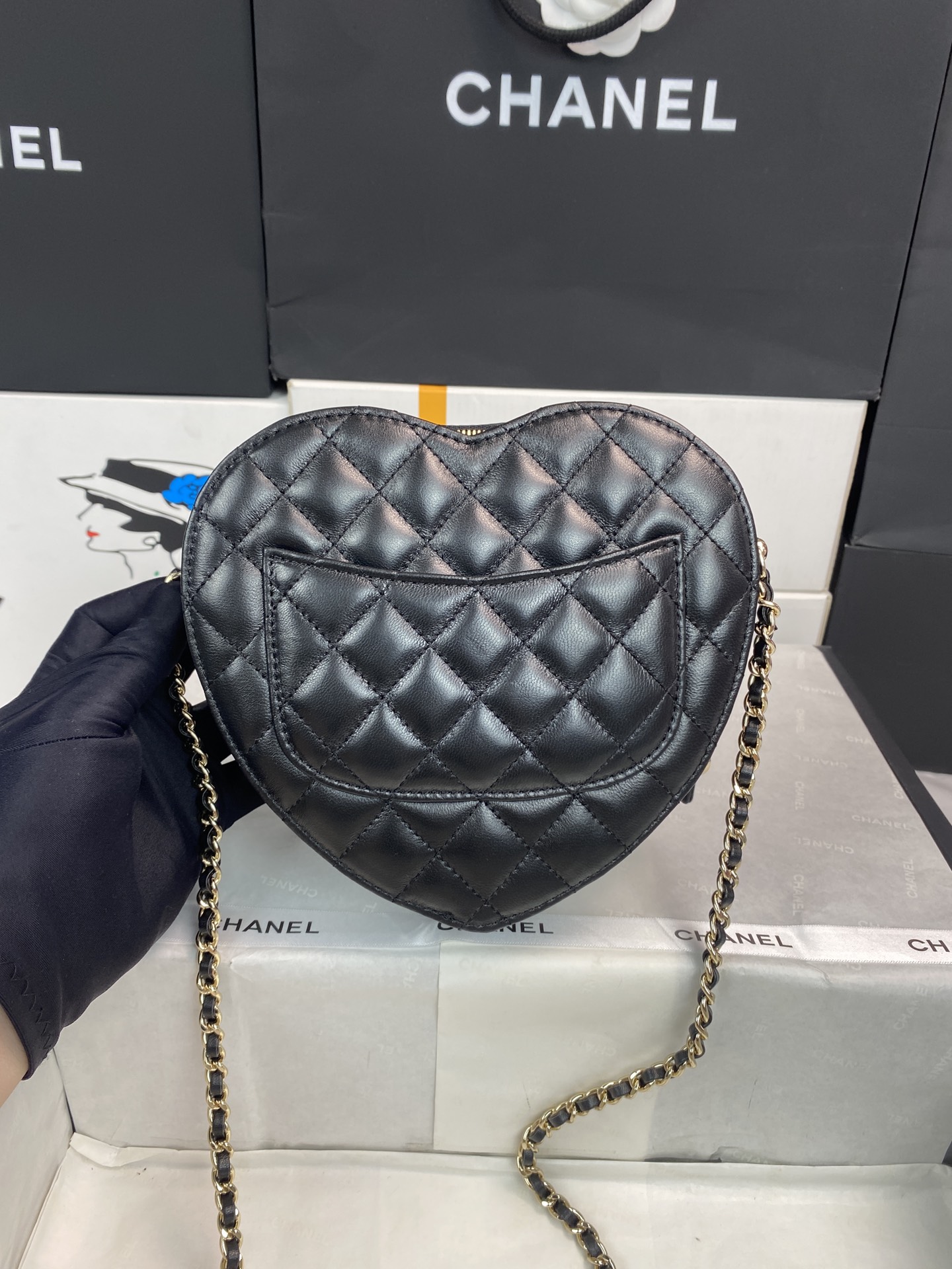 Chanel Heart Bag Lambskin Black, Gold-Tone Metal 3 i1651811744 1146 1