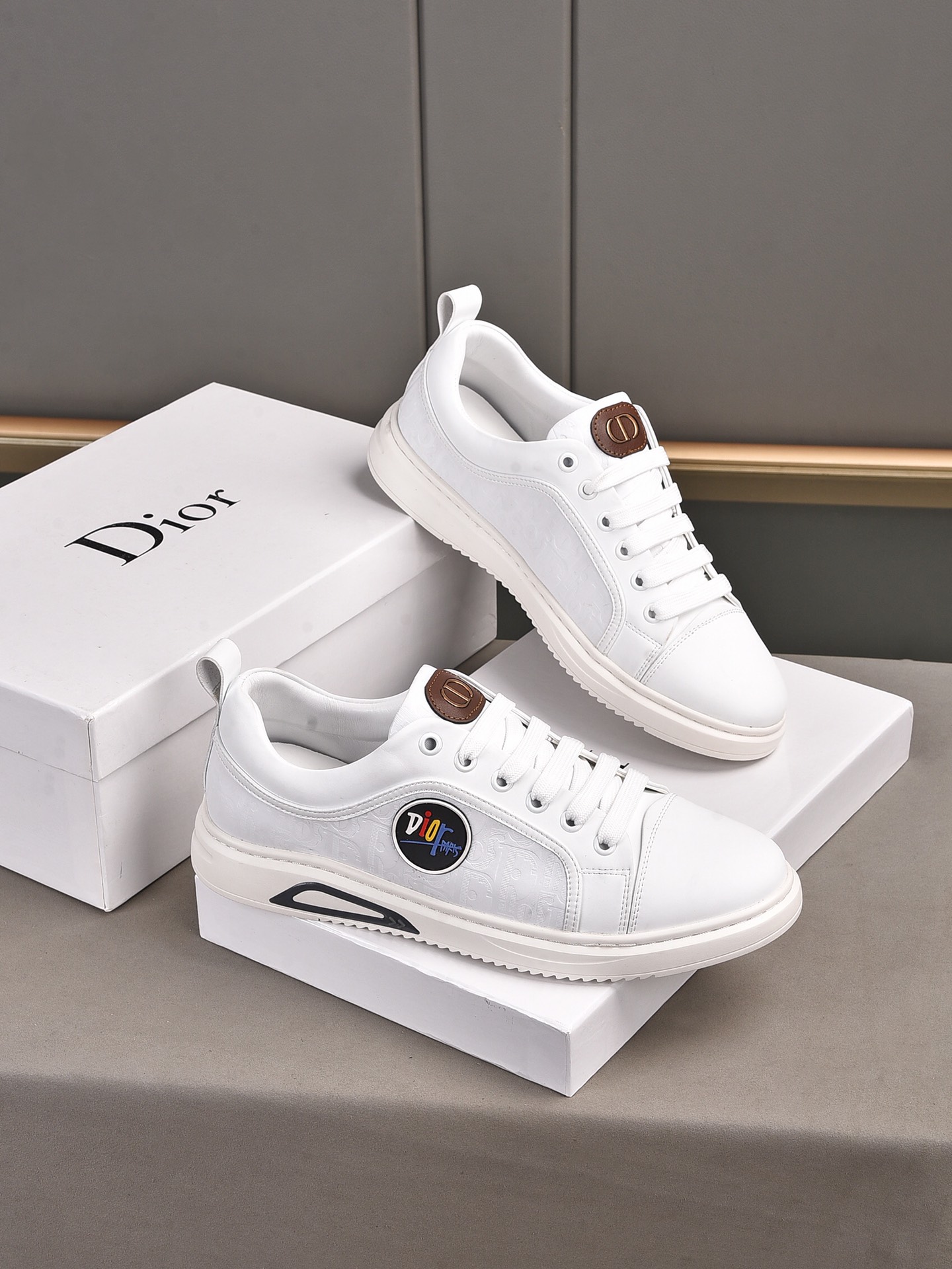 主推款👍👍👍P I0 Dior 迪奥🇮🇹进口头层牛皮压花🇩🇪内里进口羊皮内里 ➕防滑耐磨大底。每一位男士的身份衬托，上脚大气稳重🚶🏻🚶🏻📯不管风吹雨打鞋楦不变，经得起时间的验证🔍️。———